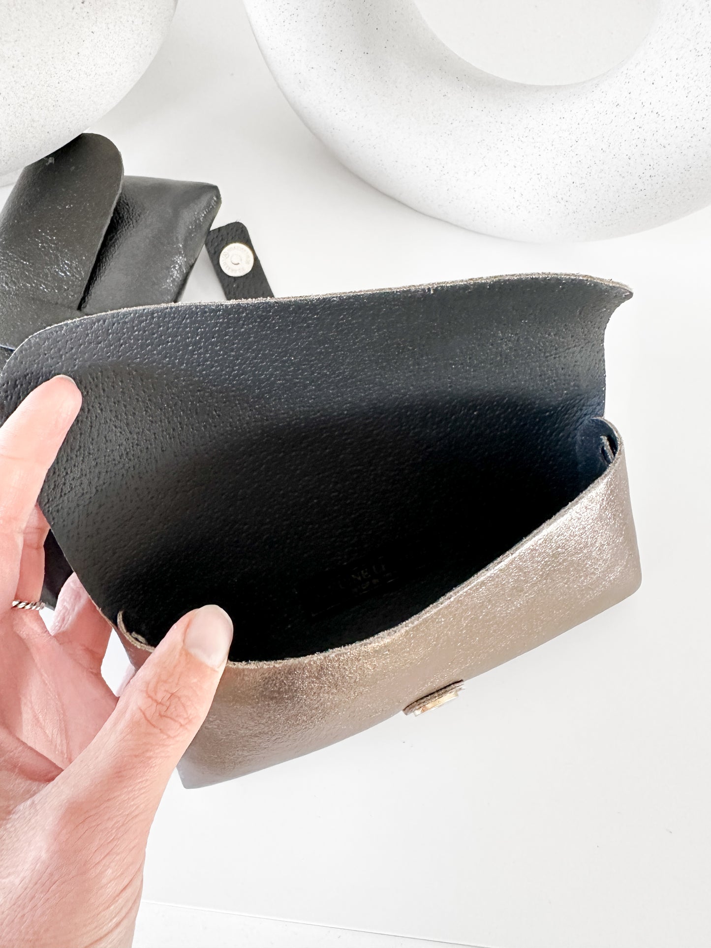 Étui à lunettes en cuir