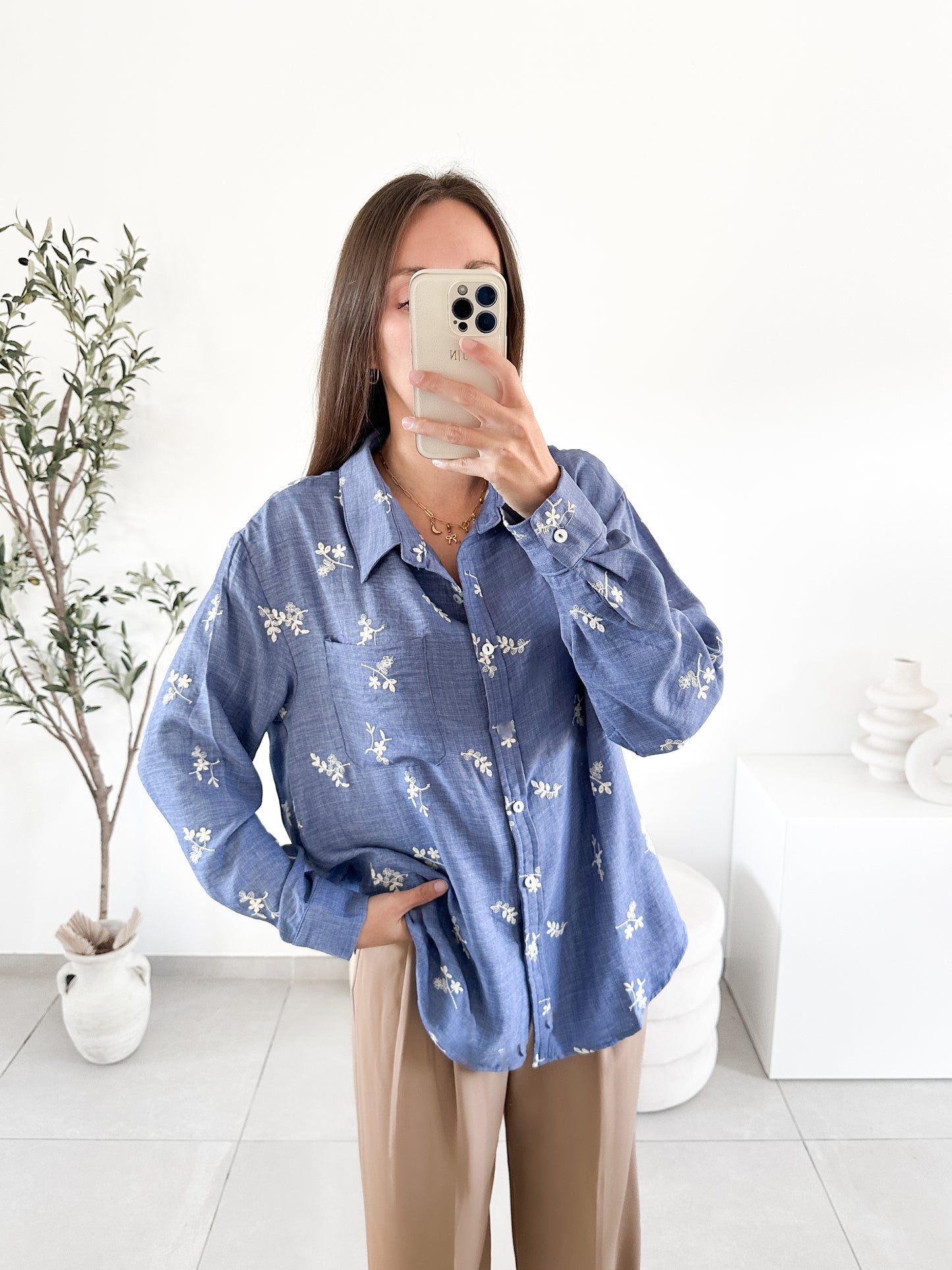Chemise brodée bleue