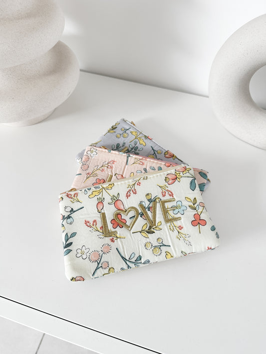 Pochette en tissus Love