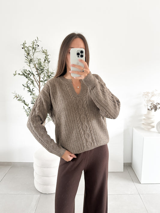 Pull torsade marron